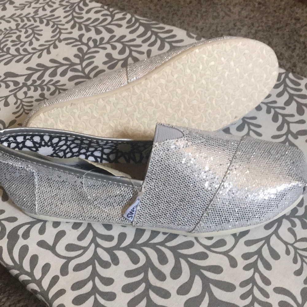 Gray glitter shoes